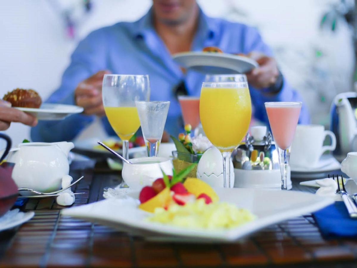 Airport Hotel Ентеббе Екстер'єр фото
